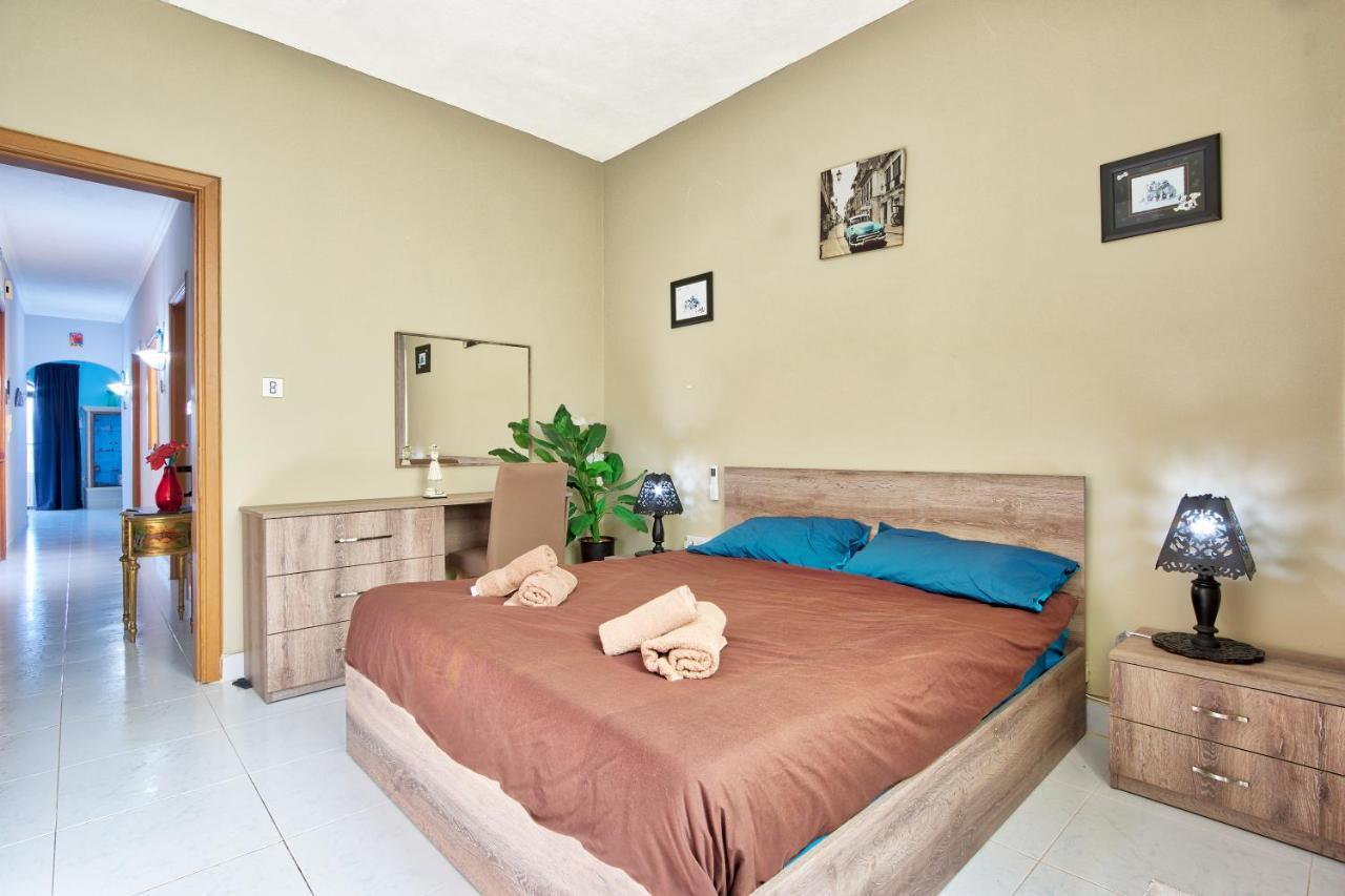 119/4 - Sea View - 3 Bedrooms