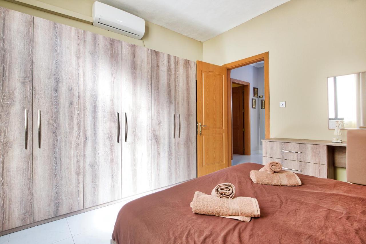 Apartment 119/4 - Sea View - 3 Bedrooms *